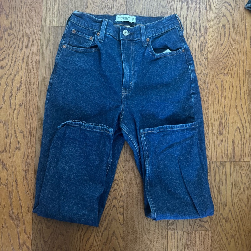 Abercrombie & FitchAnkle Straight Ultra High Rise Jeans - 28 short